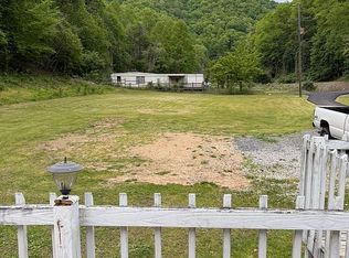 1017 Prater Rd, Hurley, VA 24620