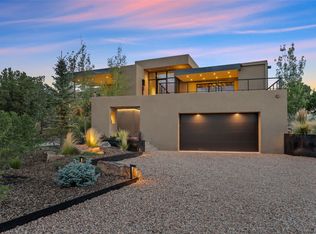 25 Lodge Cir, Santa Fe, NM 87506