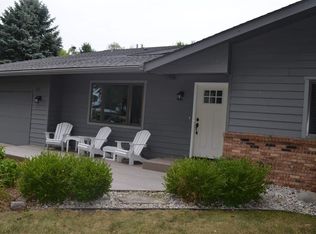 121 Mitchell Dr, Elk Rapids, MI 49629