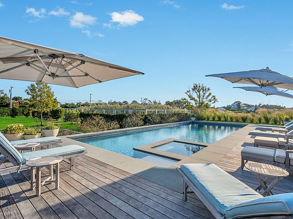 4th image of 125 Dune Rd