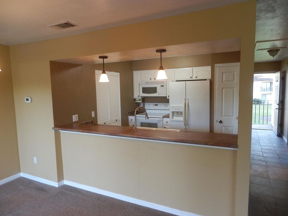 1st image of 6400 NW 106th Pl