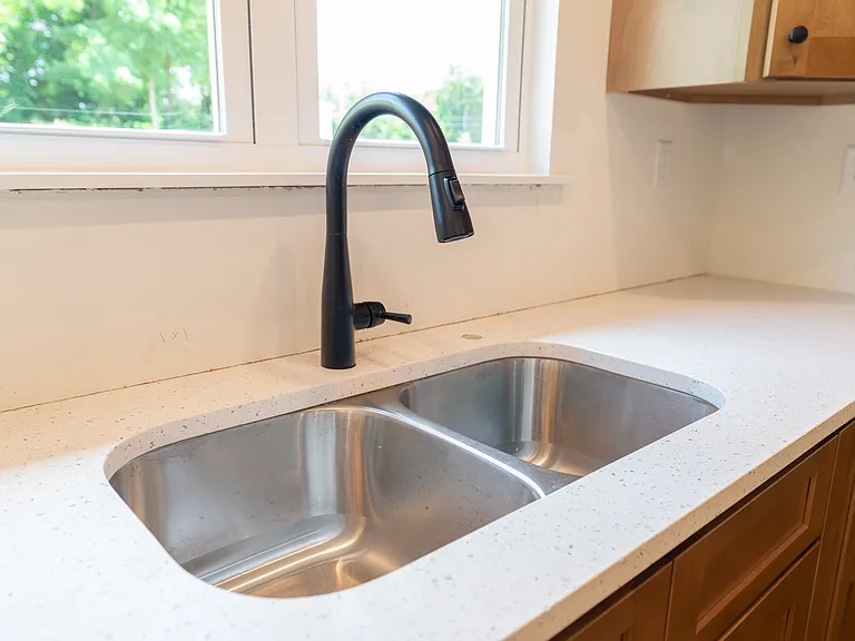 5706 Zurich Way — Photo 3