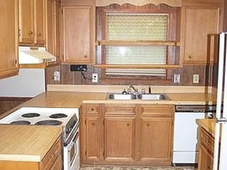 705 Mapleleaf Ln — Photo 17