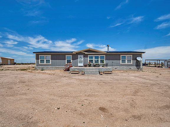 3rd image of 824 Lois Ln