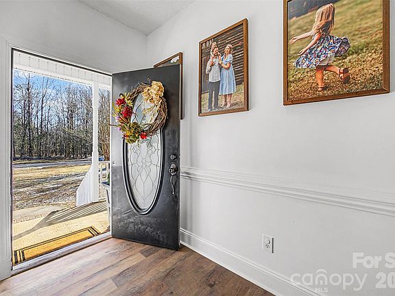 4th image of 625 Britt Ln