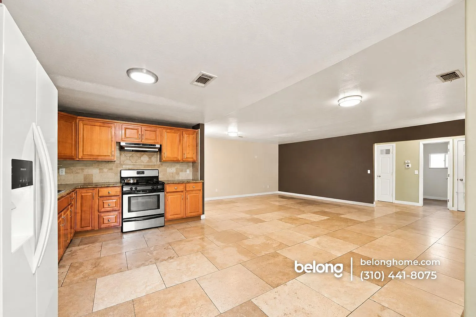 3 bed, 2.0 bath, 1400 sqft, $2,395 — Photo 2