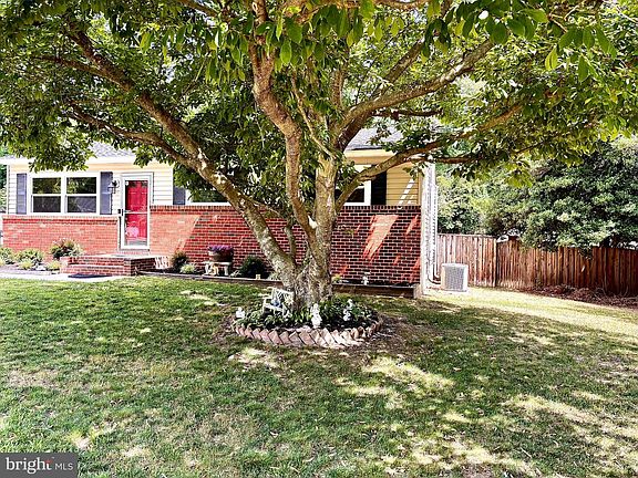 2nd image of 464 Martin Dr