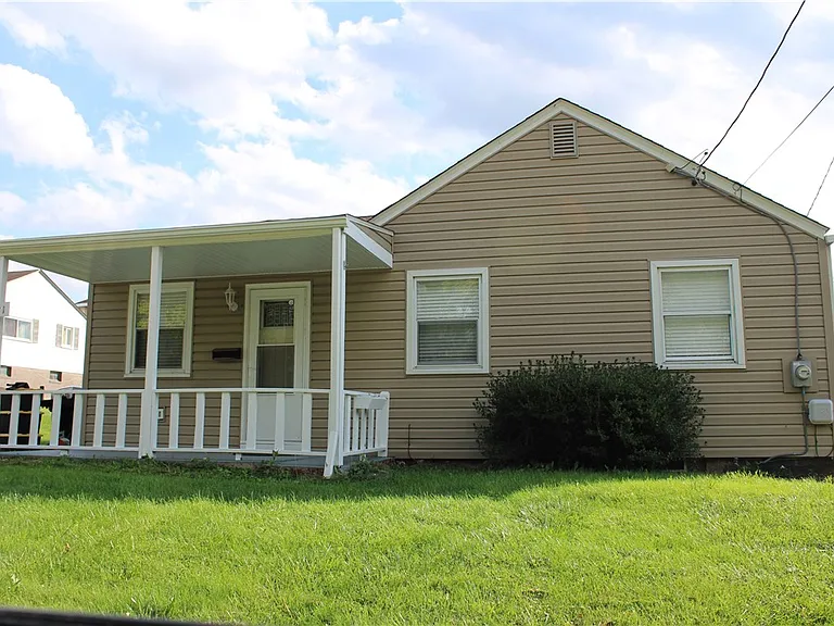 2821 Bertha St — Photo 15