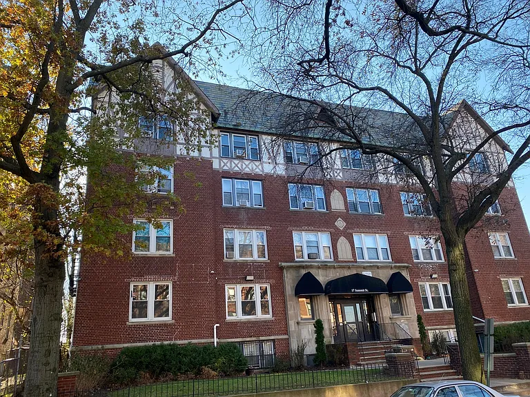 The Crescent — Photo 1