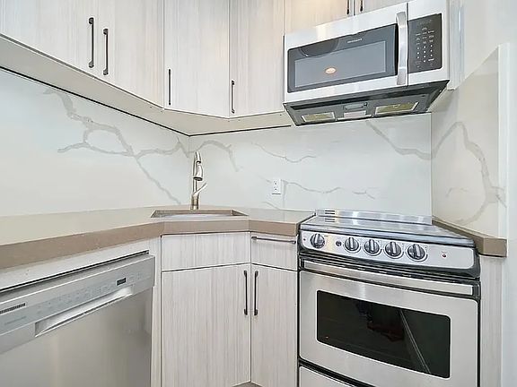 3rd image of 312 E 30th St APT 9