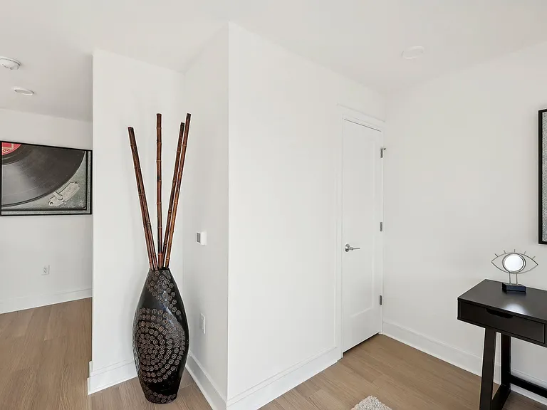14 Lincoln Pl — Photo 22