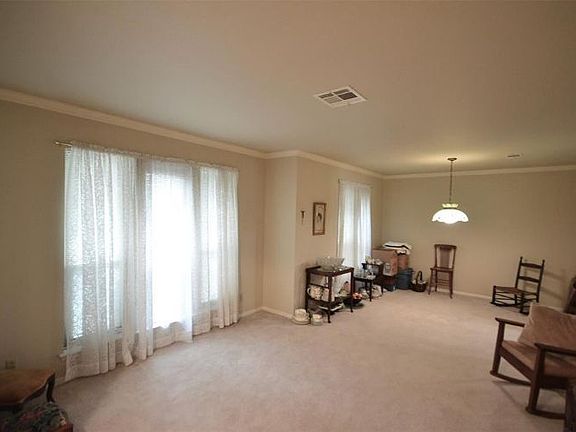3rd image of 6006 Dumfries Dr