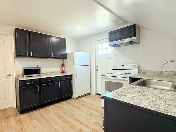 5th image of 69 Plain St #B