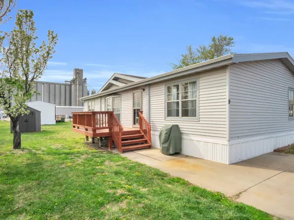 2701 Grand Ave Trailer 9, Kearney, NE 68847