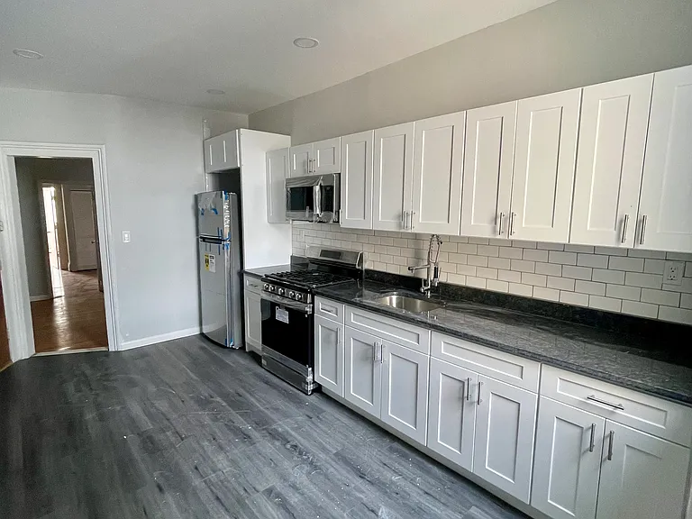 1103 Summit Ave #2R — Photo 1