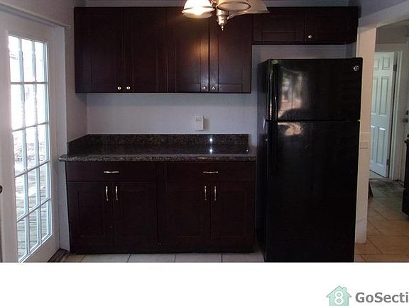 5th image of 4945 21st St N