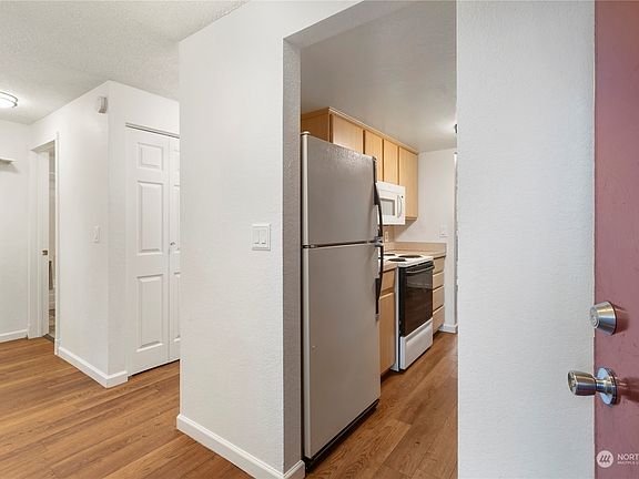 3rd image of 1005 S Pearl Street #C6