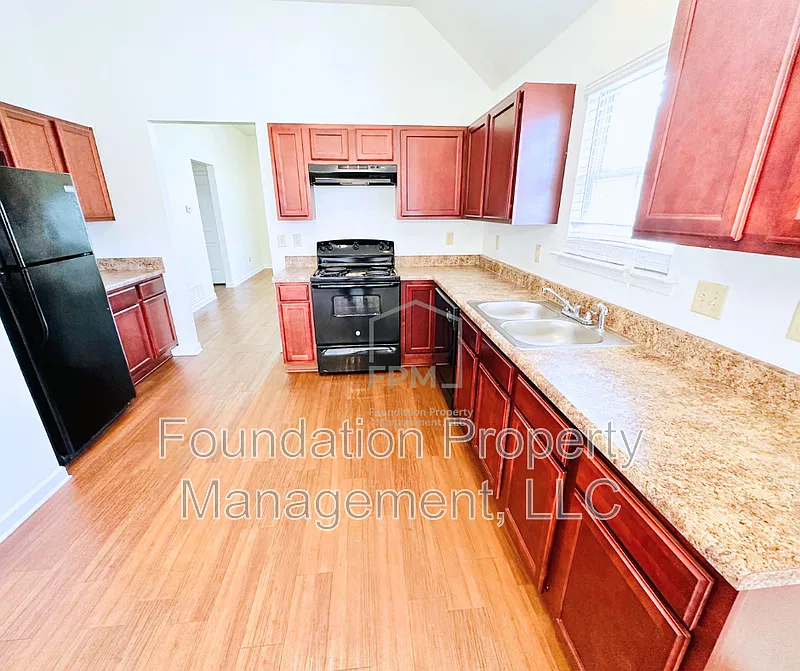 3 bed, 2.0 bath, 1330 sqft, $1,475 — Photo 4
