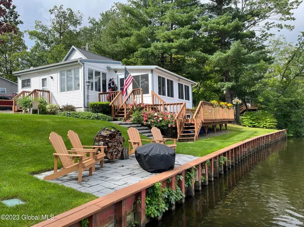 11 Small Hawley Point Road, Niverville, NY 12130