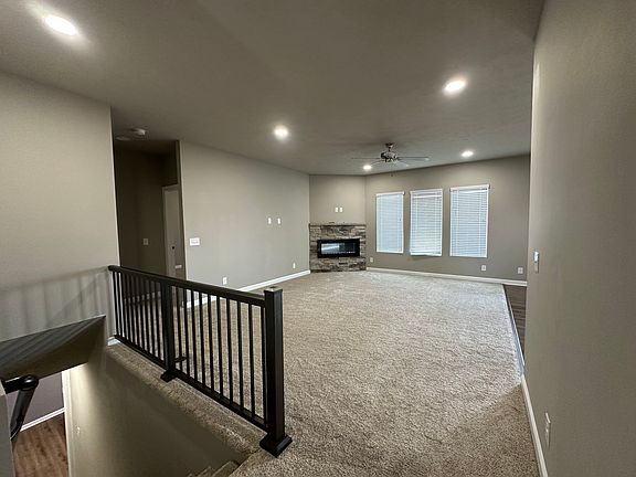 5th image of 9315 S 178th St