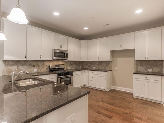 3rd image of 2011 Westburn Pvt Ln