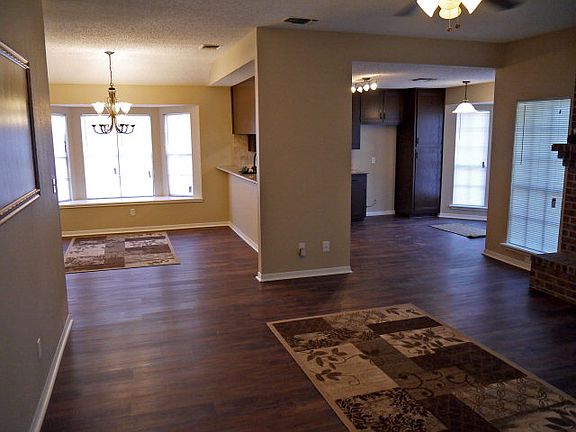 5th image of 306 Cromwell Dr