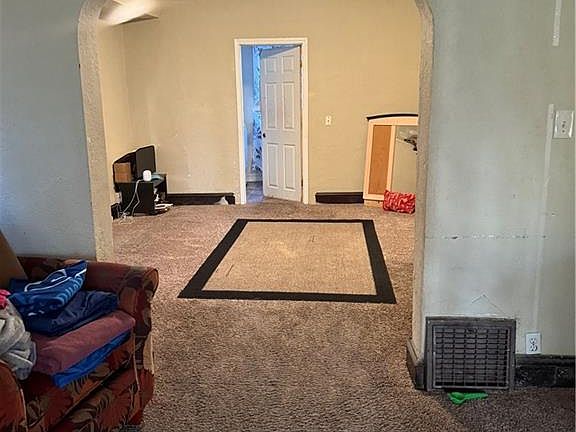 3rd image of 4218 S Benton Ave
