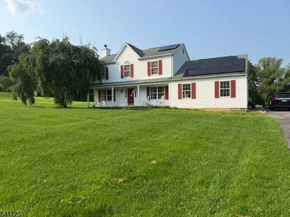 4 Fox Chase Rd, White Twp., NJ 07863