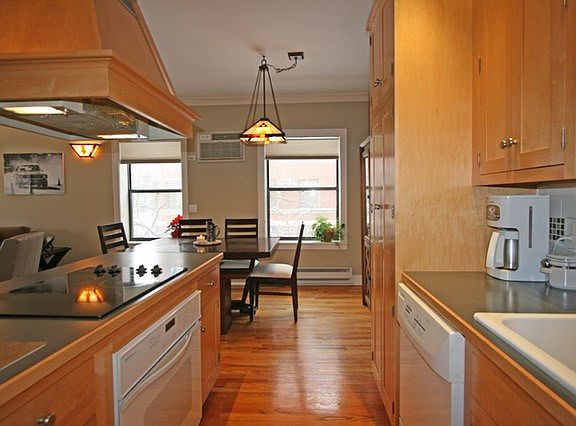 4th image of 934 Washington Blvd APT 1W