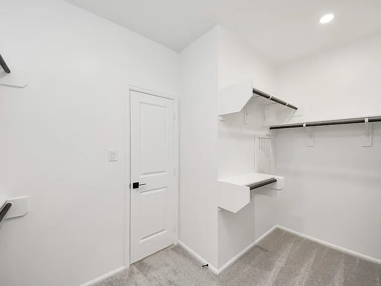 10706 Ursa St — Photo 41