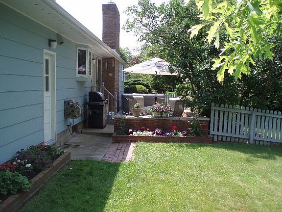 2nd image of 1010 Shady Ln