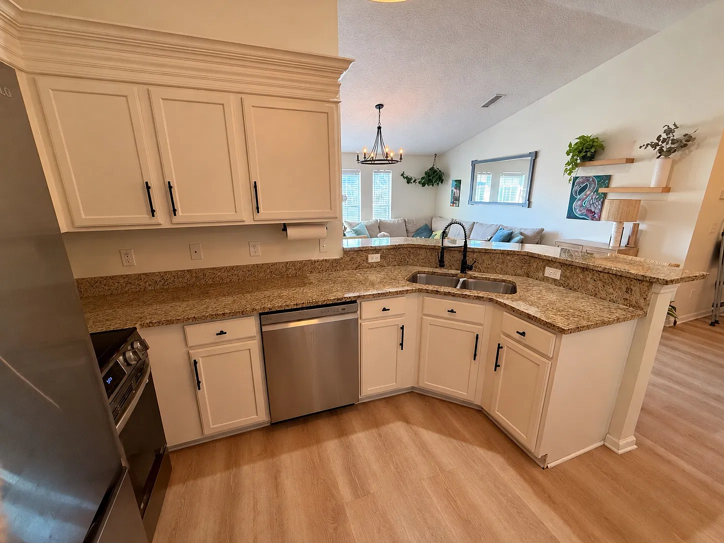 3 bed, 1500 sqft, $2,300 — Photo 3