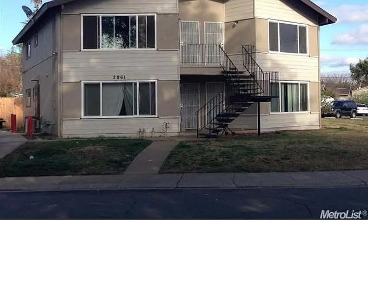 2961 Portsmouth Dr #4 — Photo 1