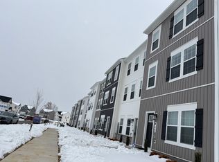 375 Eclipse St, Charles Town, WV