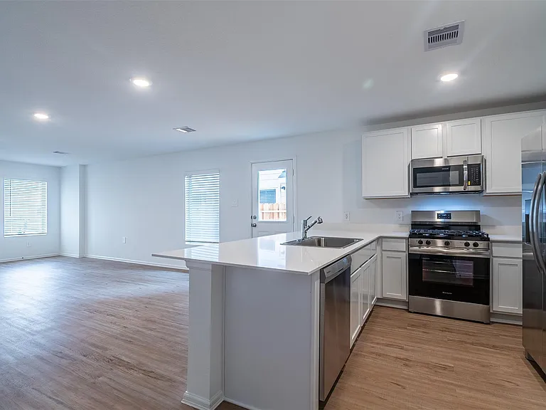 1508 Las Cuevas Dr — Photo 7