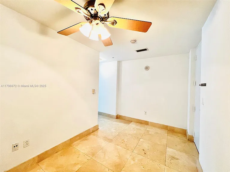 1111 SW 1st Ave #1216 — Photo 15