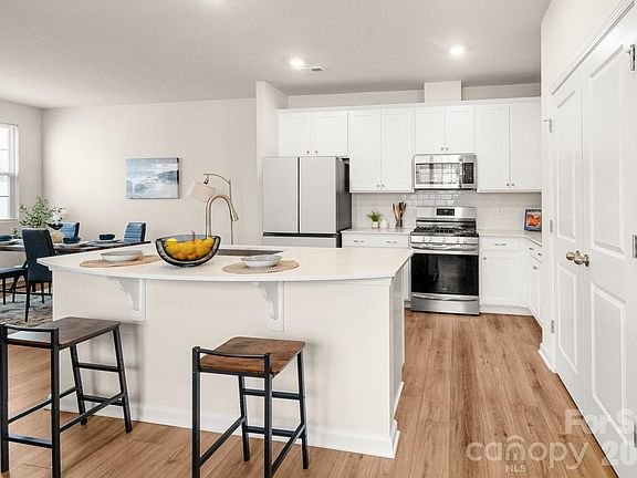 2nd image of 5044 Moss Pine Way