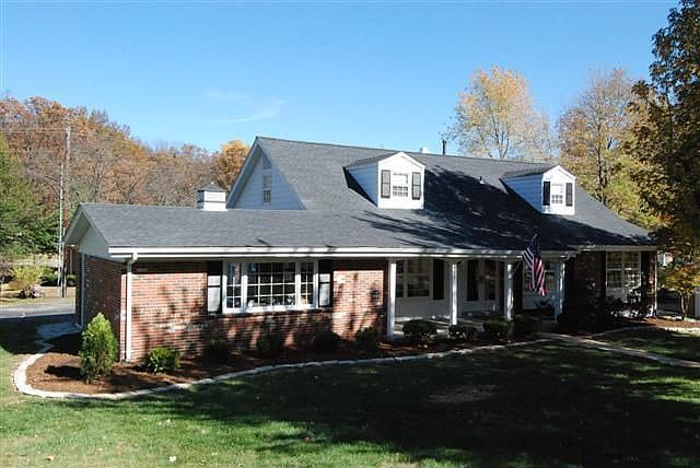 1st image of 401 Monticello Dr