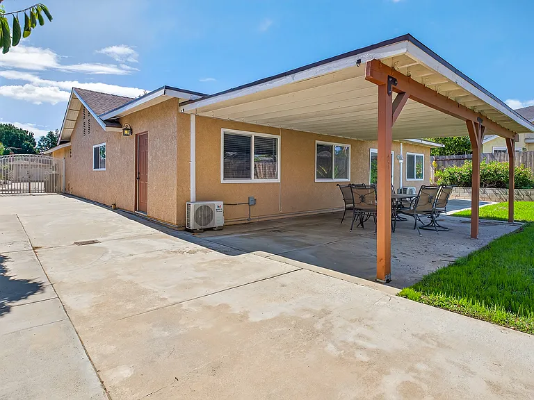 2051 Sycamore Ct — Photo 27