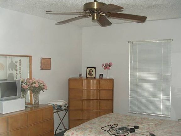 3rd image of 2529 Vaughn Ave