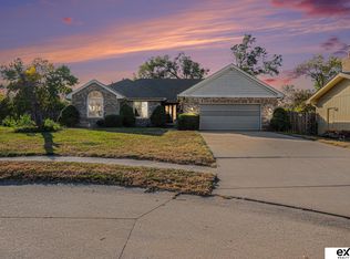 16590 Cedar Cir, Omaha, NE 68130