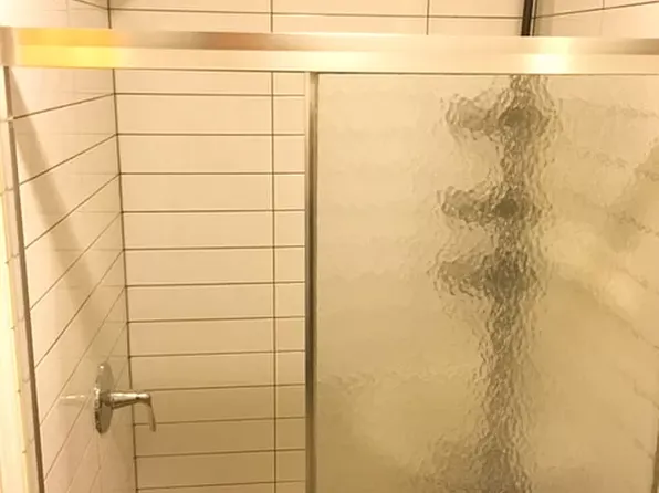 194 Howard Avenue image 8 of 20