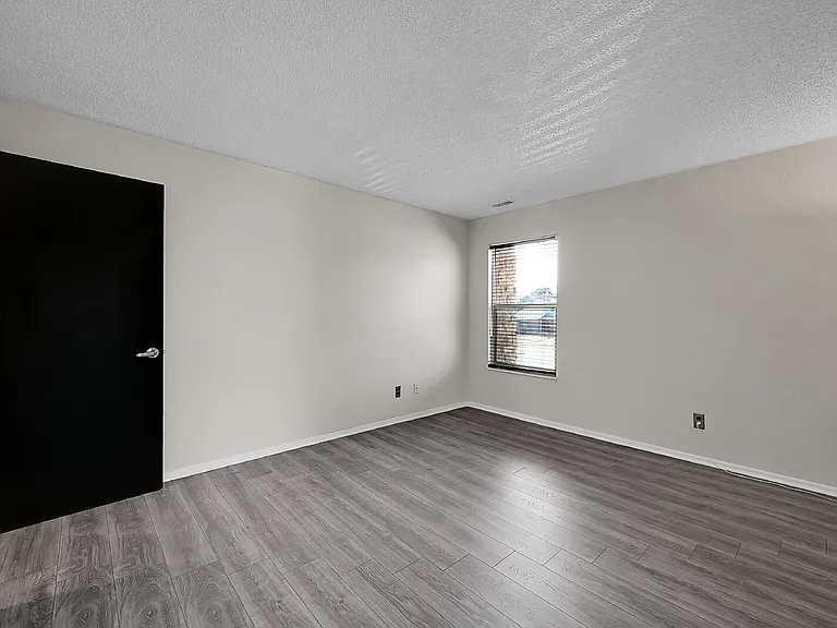 148 W Rockrimmon Blvd #201 — Photo 16