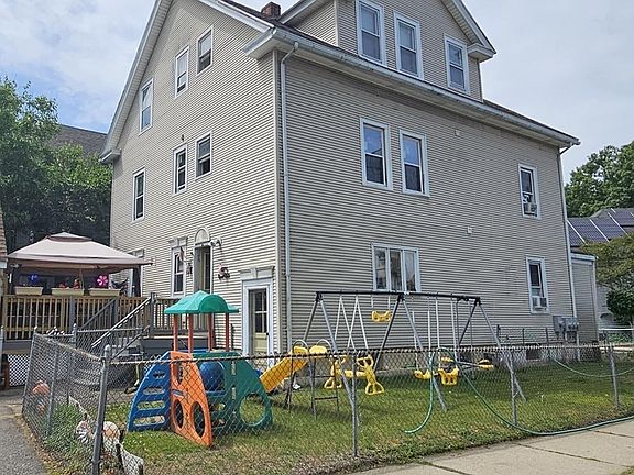 2nd image of 935 Liberty St