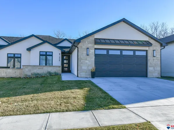 1524 S 93rd St, Lincoln, NE 68520