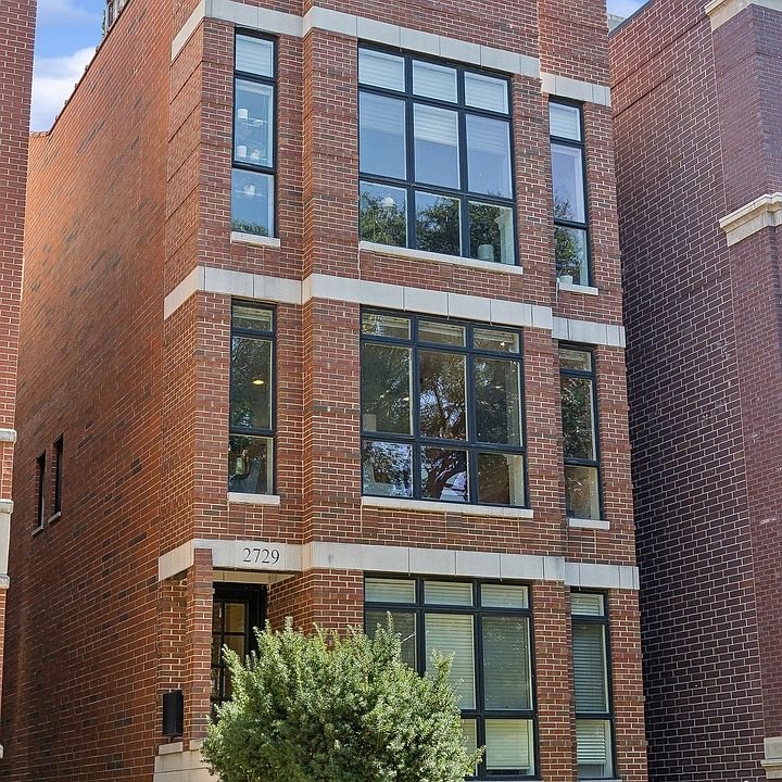 1st image of 2729 N Kenmore Ave #201
