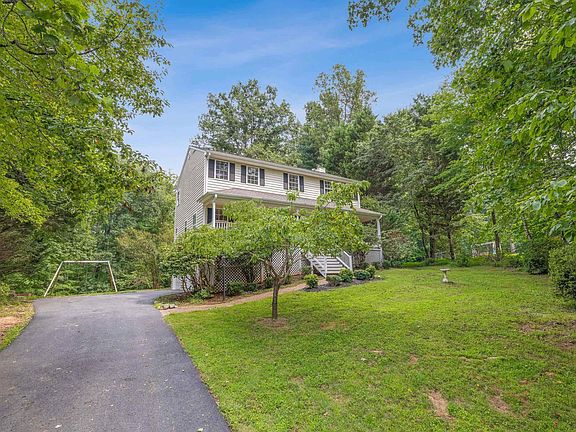 3rd image of 182 Willow Way Rd