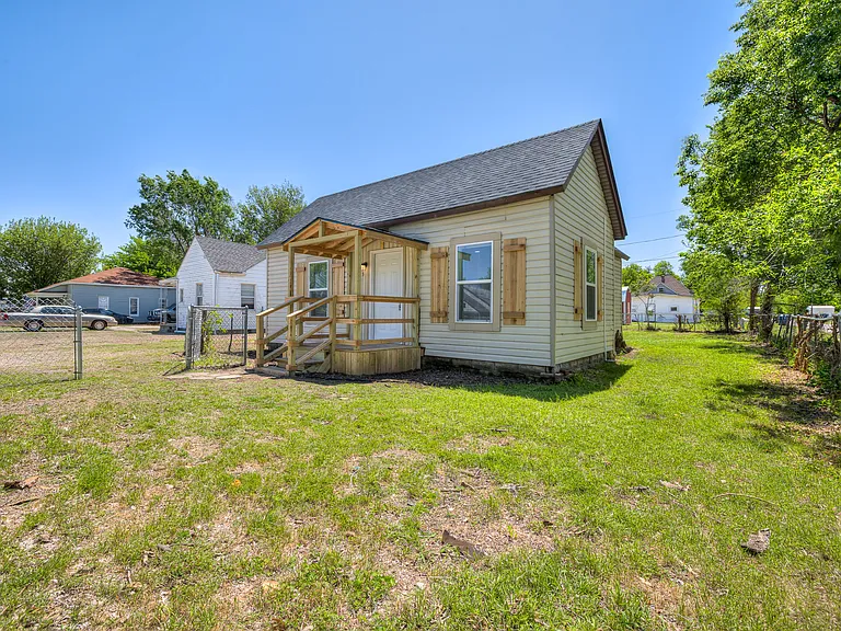 515 W Martin St — Photo 3