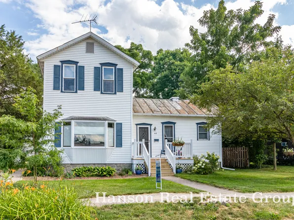 416 Kent St SE, Lowell, MI 49331