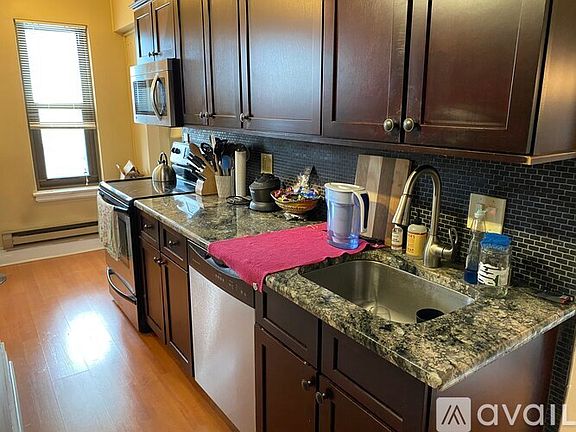 3rd image of 1211 N La Salle St #1803